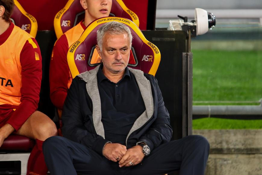 Fenerbahce je pod moji úroveň, perlil Mourinho. Šéf klubu reagoval slovy o bláznech