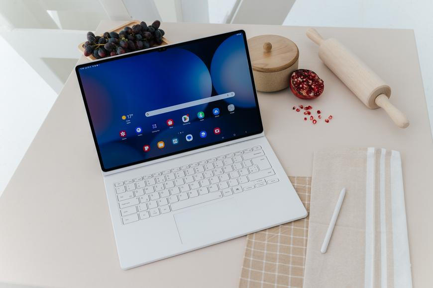 Elegantní, praktický, inteligentní: Jak mi Galaxy Tab S10 Ultra usnadnil práci odkudkoliv