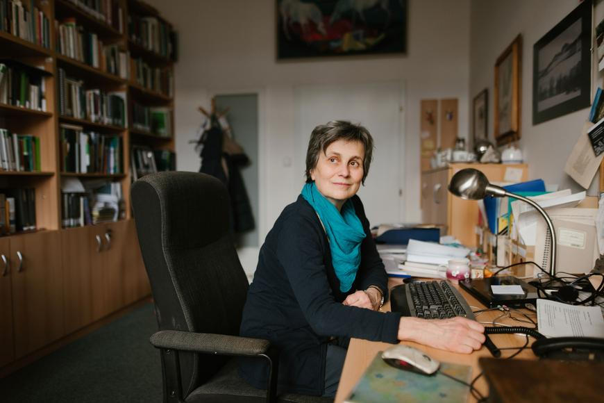 Věčný růst je iluze. Ekonomika stojí na péči a přírodních zdrojích, připomíná ekonomka Johanisová