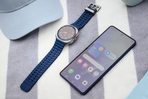 Telefon Samsung Galaxy Z Flip7 a hodinky Galaxy Watch8 