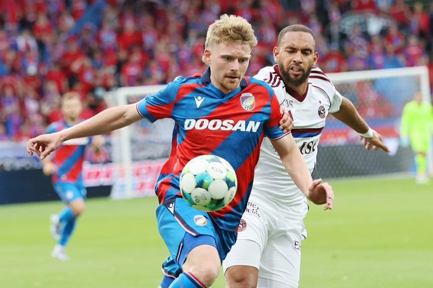 Fotbal v televizi: Ve středu laďte plzeňský boj o Ligu mistrů i derby pražských S