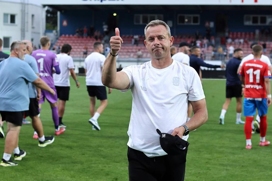 Fotbal v televizi: V pátek laďte vyprodané brněnské derby