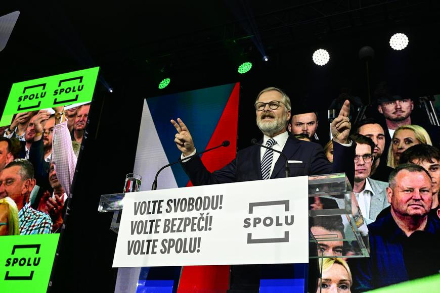 Rovné příležitosti ano, ale na kandidátky se nám nevejdete. Jak si strany vedou v zastoupení žen?