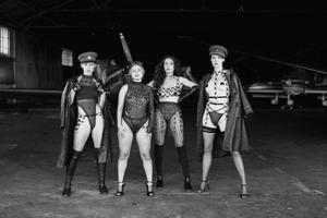 K Vánocům si můžete darovat i dárky pro víáš intimní život, například odvážné kousky od Nory Urban.