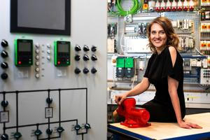 Ve Francii je rozdělení rolí mezi muže a ženy vyváženější. Muži dělají všechno – vaří, žehlí, perou, říká obchodní ředitelka