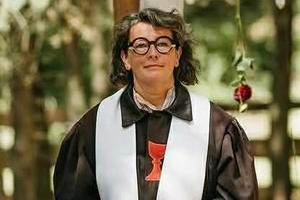 Jsem farářka, a tak celkem logicky trávím Štědrý den, večer a noc alespoň z větší části v kostele. Domů se pak vracím do ticha a samoty. Je to moje volba, říká Sandra Silná.