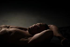 Hodně kluků experimentuje s abstinencí od masturbace nebo se více zamýšlejí nad množstvím energie, kterou do ní investují a rádi by ji často poslali jiným směrem.