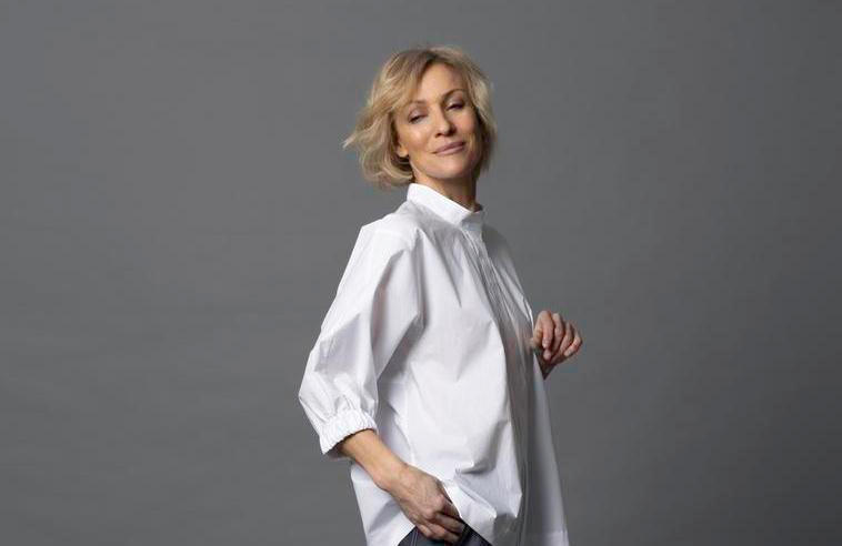 „Bílá košile je tak trochu naše posedlost,“ říká Alexandra Pavalová, polovina tvůrčího dua značky Timoure & Group.