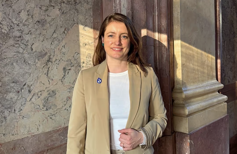 Oslabování lidskoprávních rad není jen technicko-organizační změna. Je to politické rozhodnutí, které jasně vypovídá o tom, jakou váhu současná vláda lidským právům, rovnosti a odbornému dialogu skutečně přikládá, tvrdí senátorka Adéla Sucharda Šípová (nestr.).