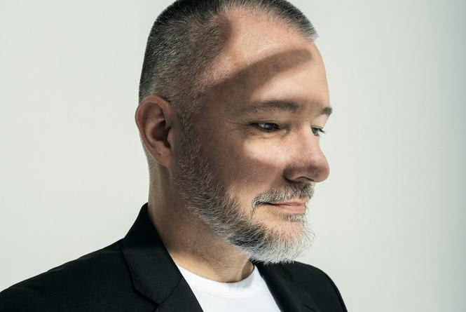 Mám pocit, že role otce u porodu mnohdy není úplně ukotvená. Historicky u toho muži nikdy nebyli a ten posun je až v posledních pár desítek let, říká Martin Veselovský.