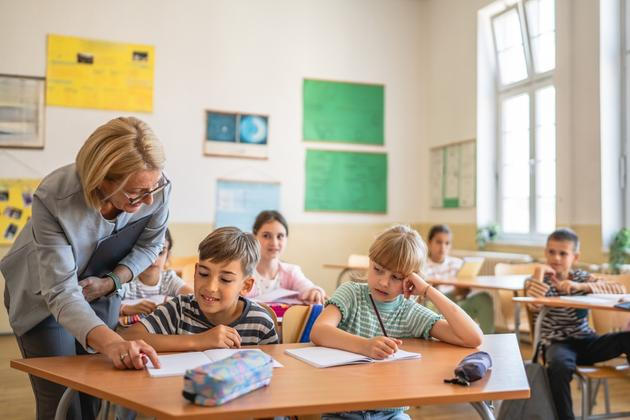 Čekat s reformou, až budou české školy připravené? S takovým přístupem bychom se doteď učili rusky.