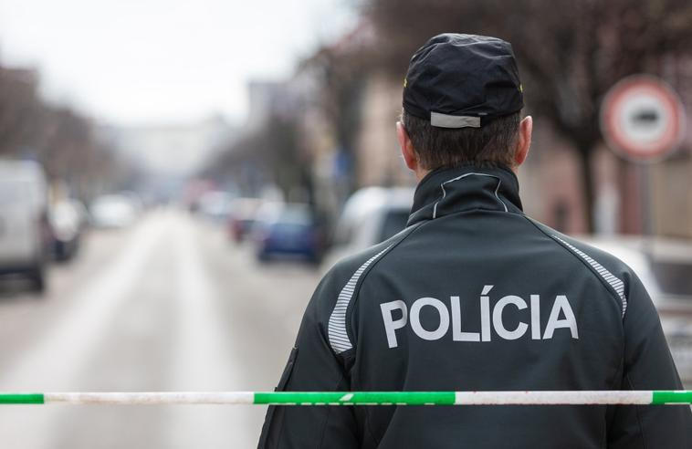 Opakuje se to stále dokola. Muži vraždí své ženy. A my se máme ptát: jak je to možné?