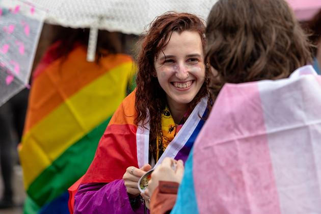 Jaké postoje vůči queer lidem převažují v české společnosti? Přečtěte si o výsledcích průzkumu agentury Behavio ve spolupráci s Prague Pride. Ilustrační snímek