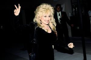 Dolly Parton v Los Angeles okolo roku 1990.