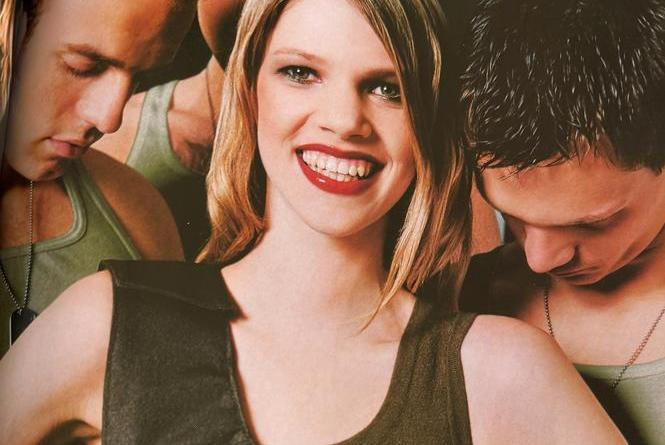 Začátky kariéry Nadi Marcinkové, která měla blízký vztah s Epsteinem, zachytil například časopis Cosmopolitan v roce 2001.