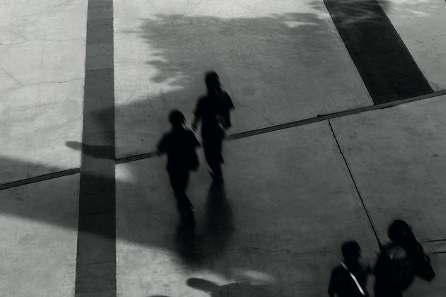 Šternberk historicky patřil k městům, kde desítky let žila romská menšina. Její negativní vnímání většinovou společností eskalovalo dlouhodobým sporem uvnitř komunity.