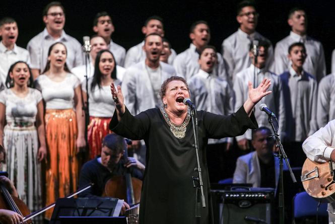 Ida Kelarová na křtu CD HEJ ROMALE ve Švandově divadle (2018)