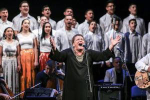 Ida Kelarová na křtu CD HEJ ROMALE ve Švandově divadle (2018)